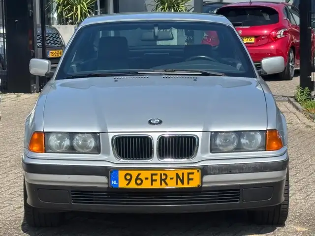 BMW 3 Series view 2