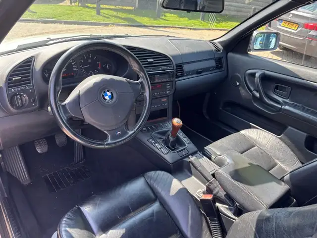 BMW 3 Series view 12