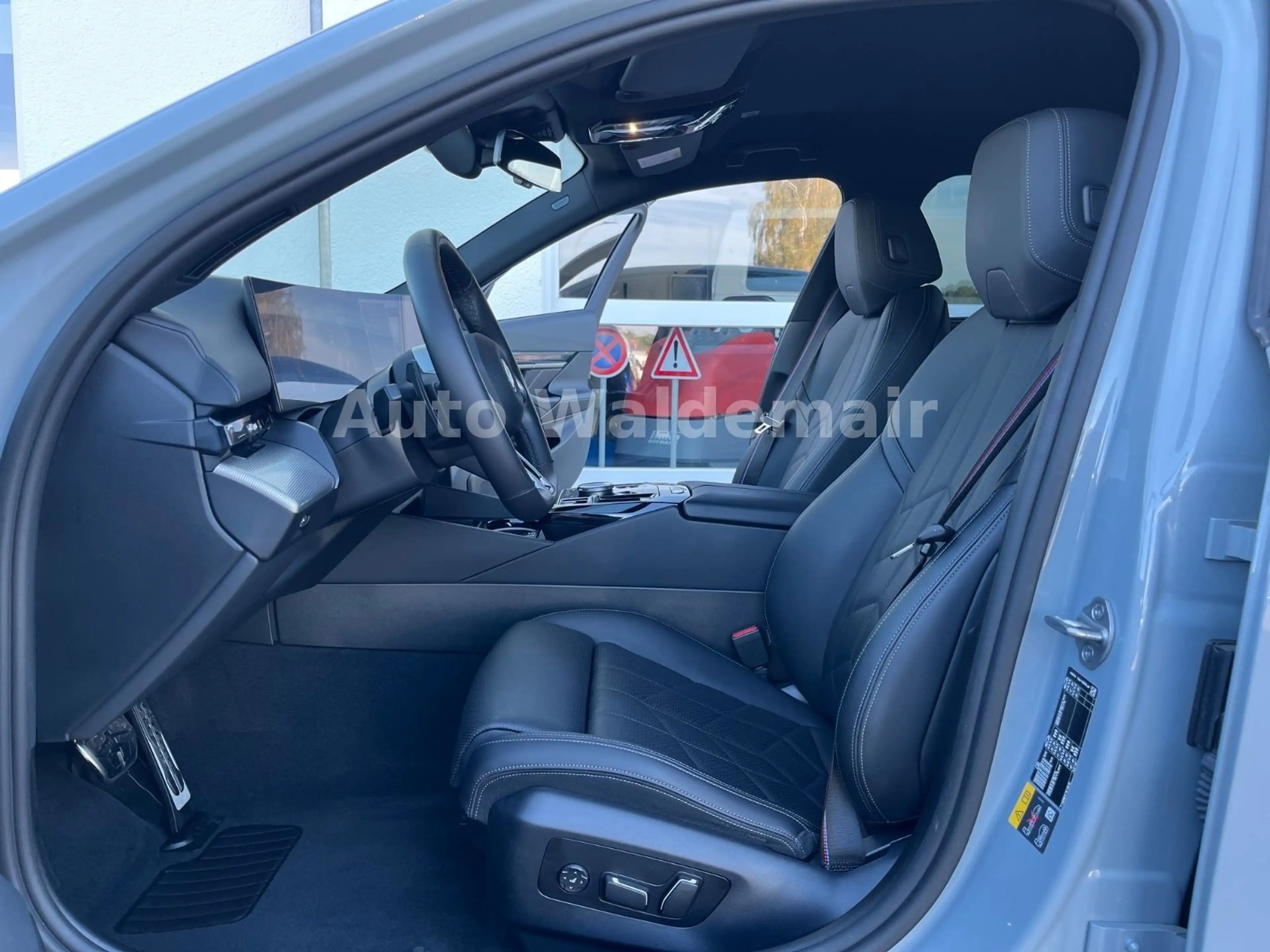 BMW i5 Limo 40 eDrive M Sport pro ACC Parking+ LED — photo 3