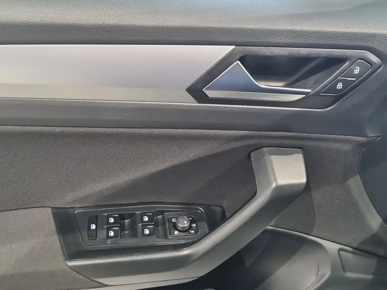 Volkswagen T-Roc Life TSI 15