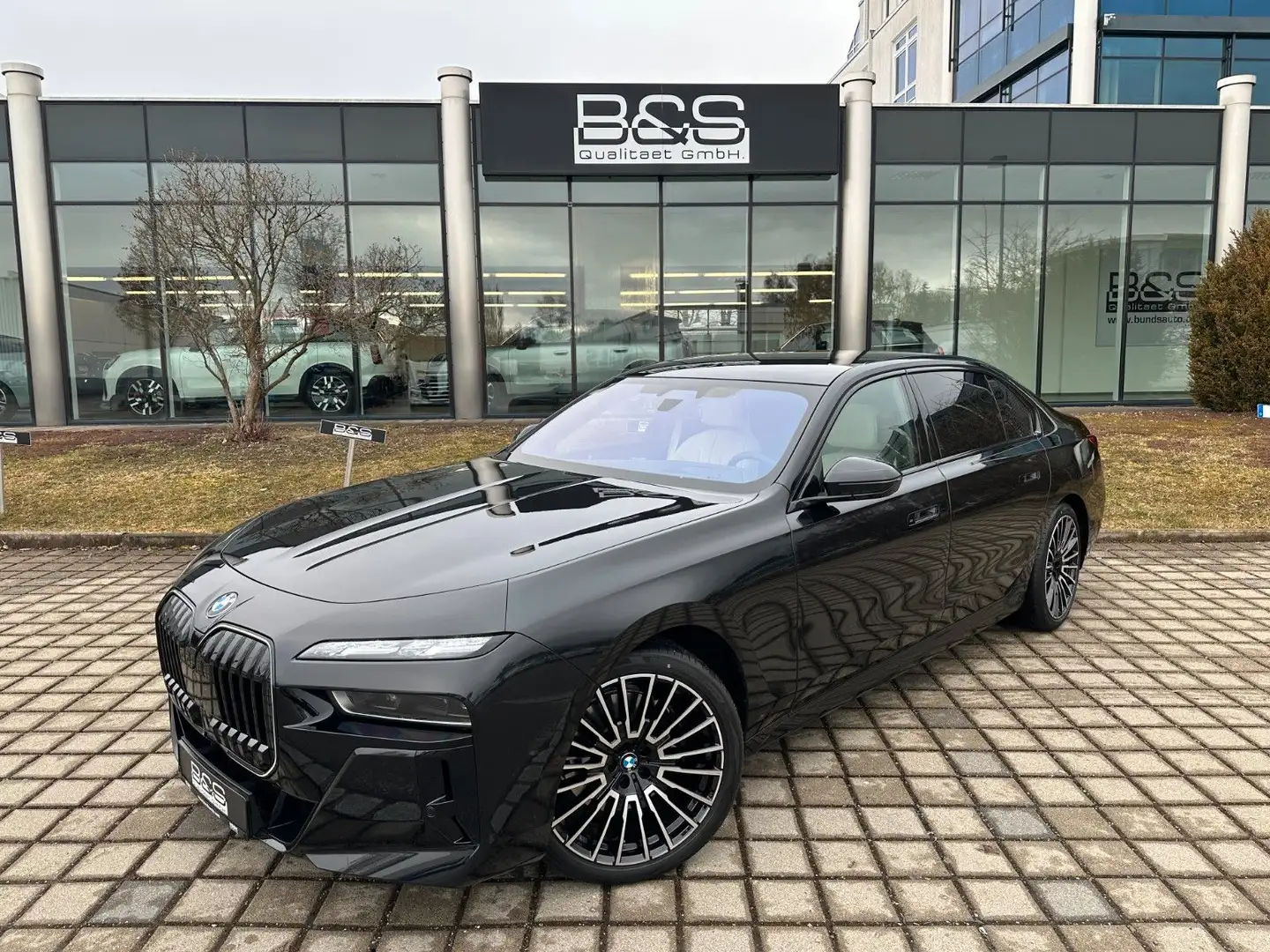 BMW 740 d xDrive M Sport TV,Aut.Tür,SkyL,B&W,Luft Negro - 2