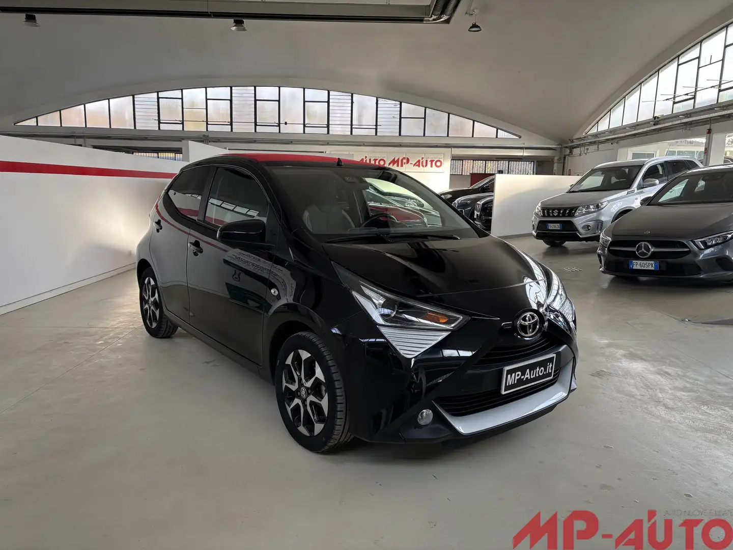 Toyota Aygo Aygo Connect 1.0 VVT-i 72 CV CABRIO Negru - 2