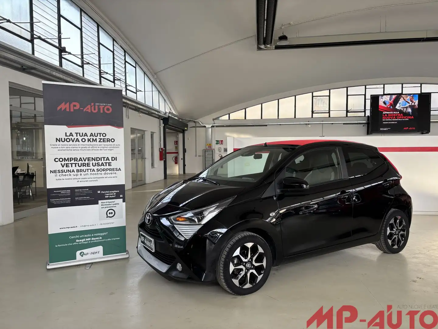 Toyota Aygo Aygo Connect 1.0 VVT-i 72 CV CABRIO Negru - 1