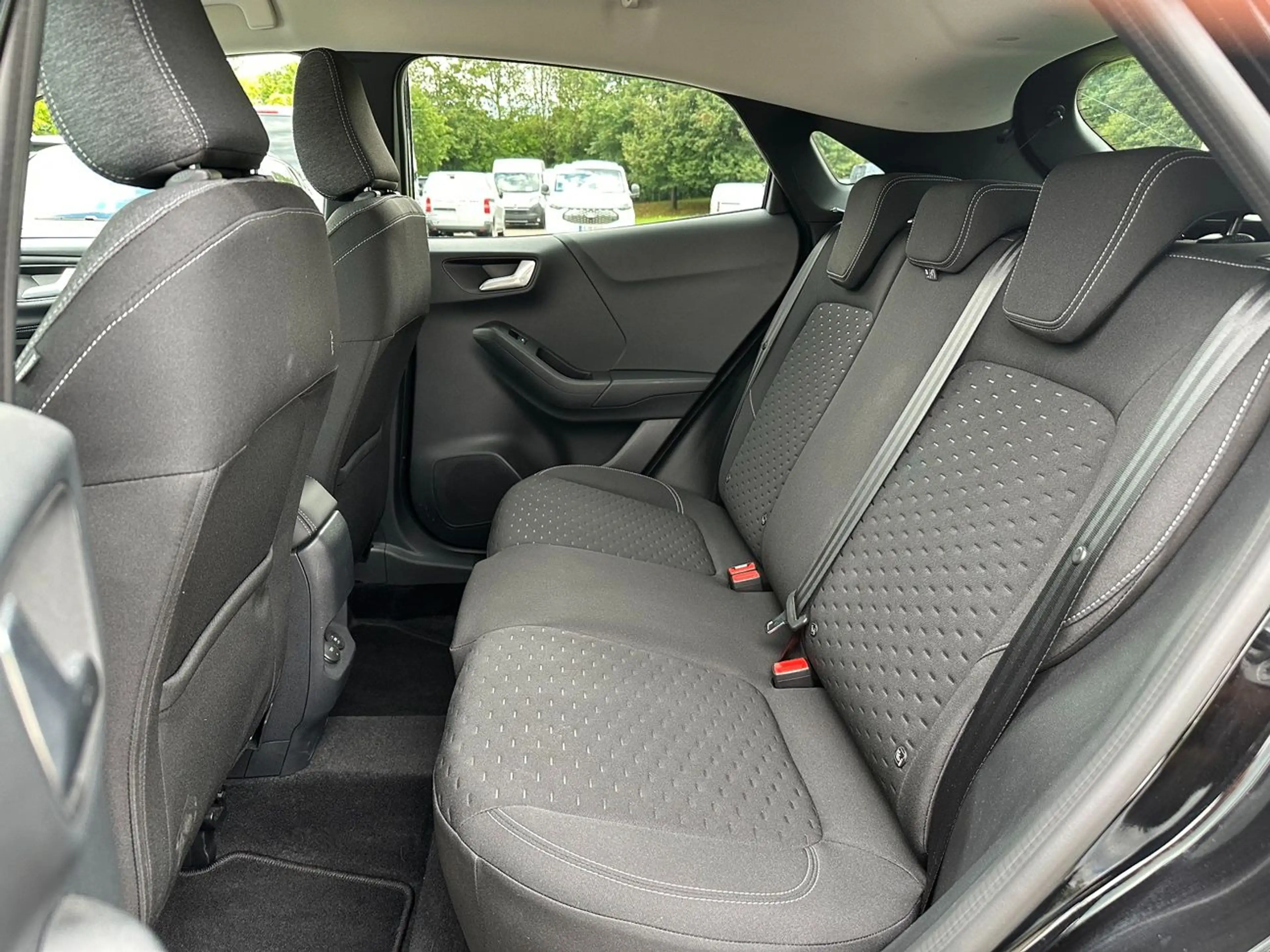 Ford Puma 1.0L Titanium NAVI*LED*SHZ*ACC*CAM* — photo 11