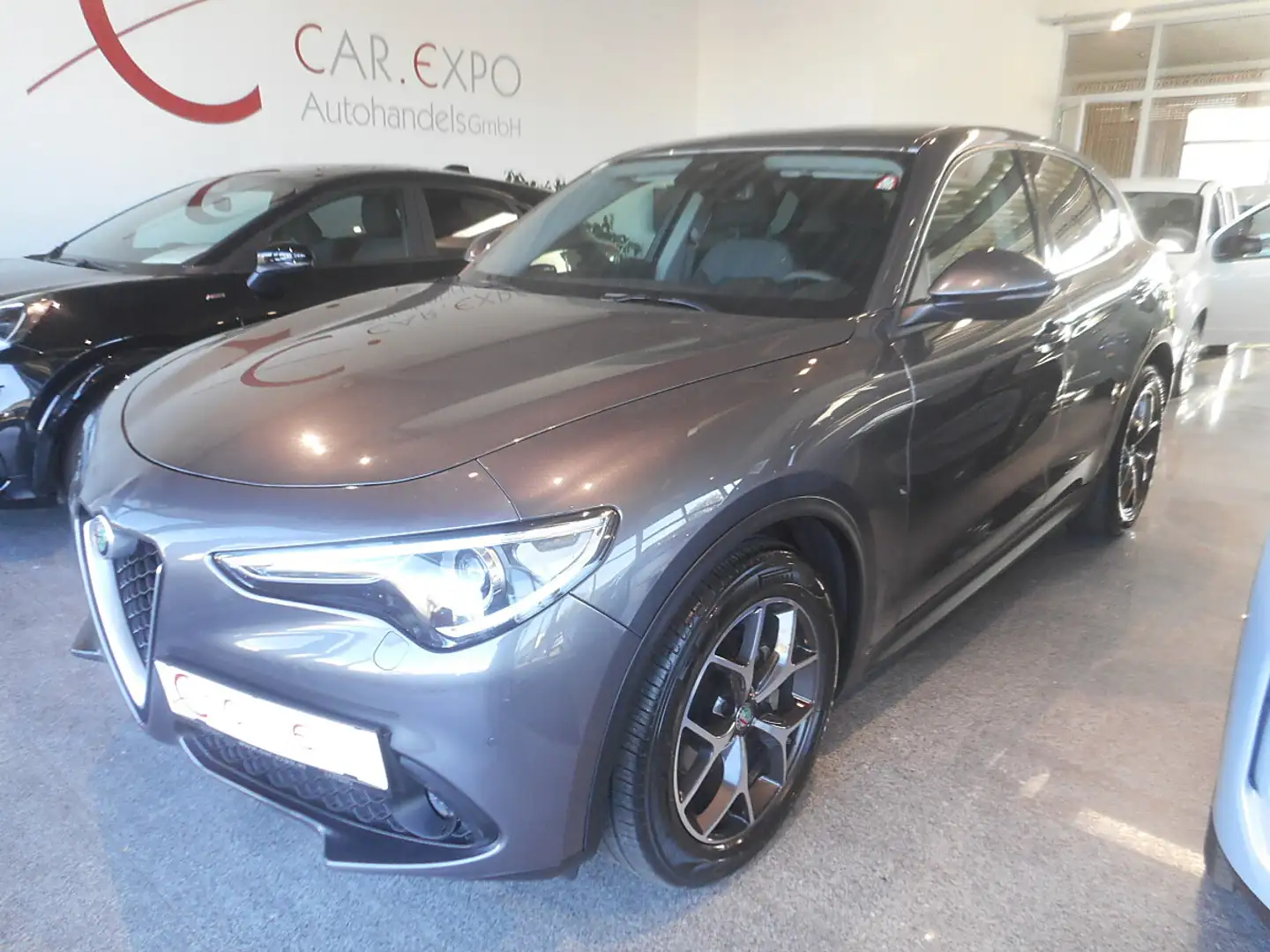 Alfa Romeo Stelvio Super 2,2 ATX RWD Grau - 1