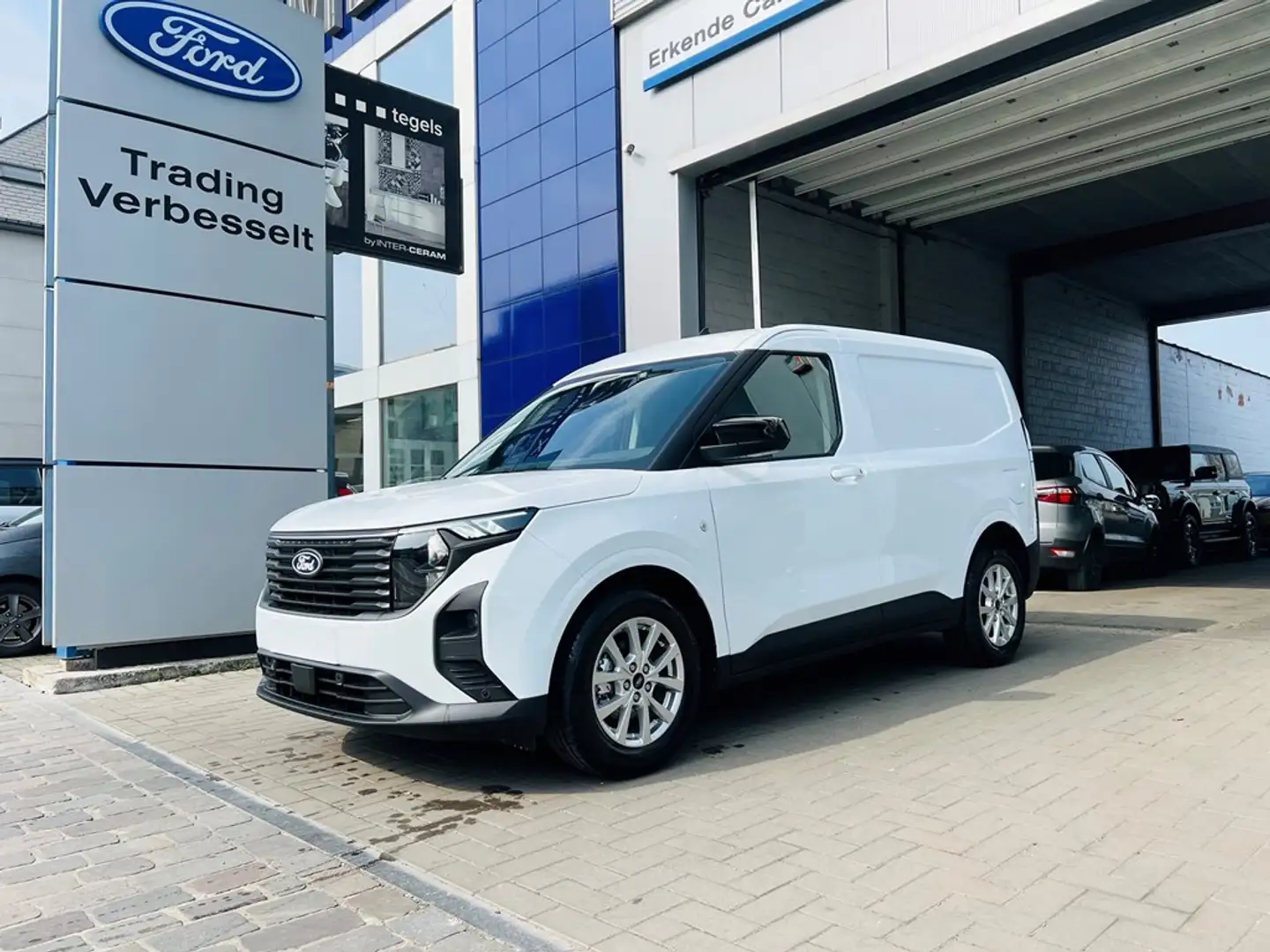 Ford Transit Courier 1.0 EcoBoost / Limited / 19033 + BTW / Winter Pack Blanc - 1