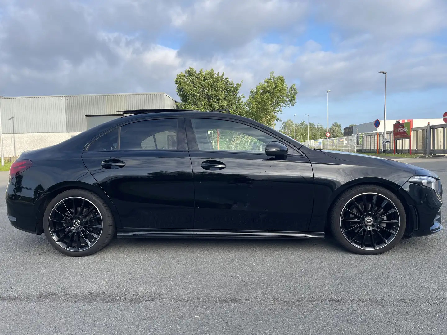 Mercedes-Benz A 200 d 4Matic 8G-DCT AMG Line - 2
