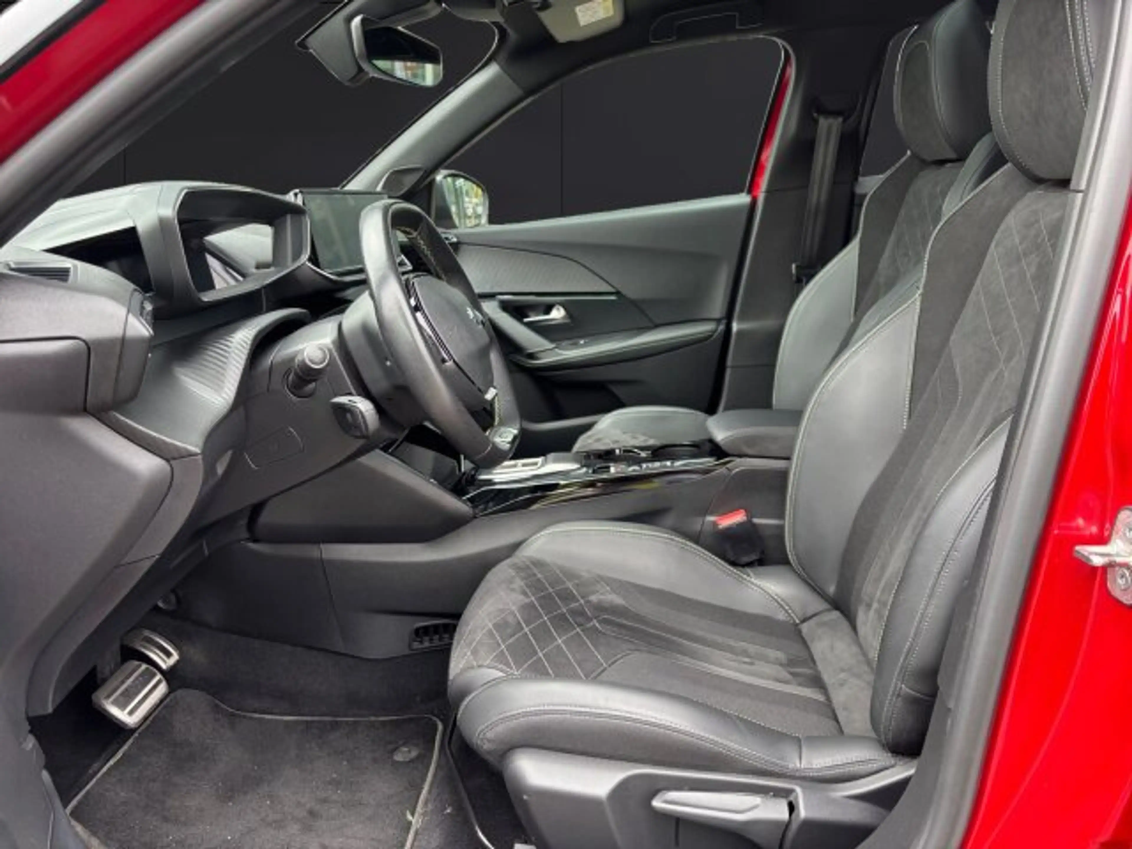 Peugeot e-2008 e-2008 GT Pack 136 +180°Kamera+Pano-Dach+ACC+SHZ — photo 8