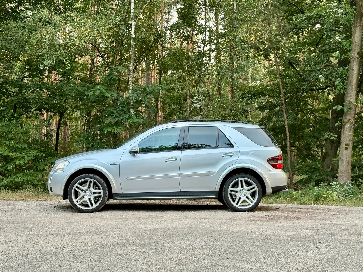 Mercedes-Benz ML 63 AMG Срібний - 1