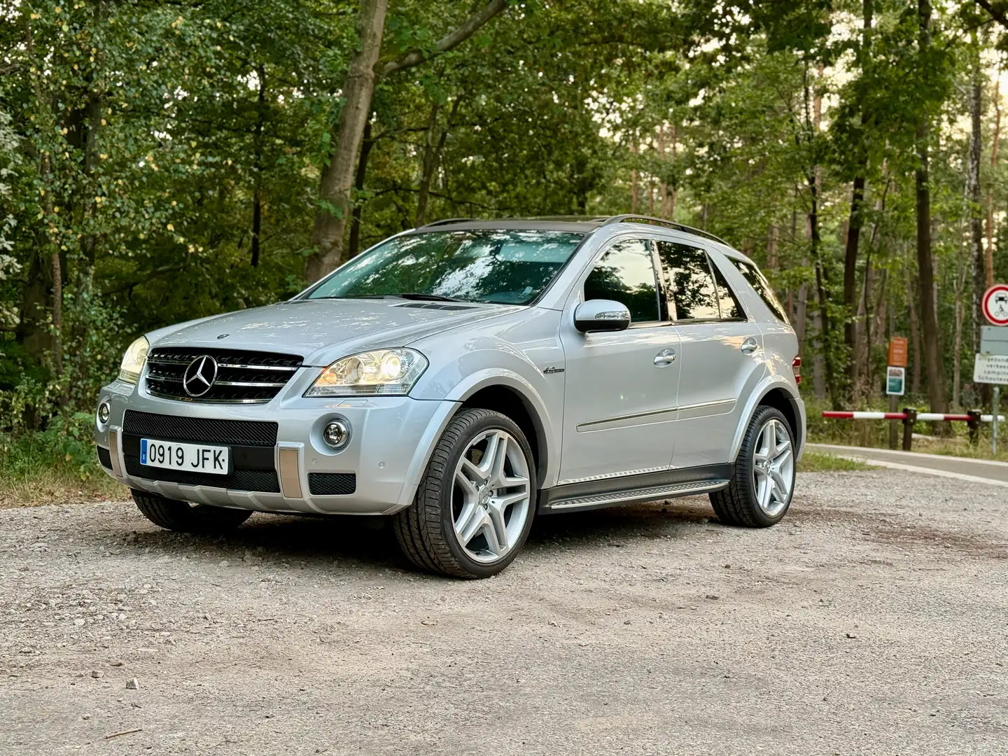 Mercedes-Benz ML 63 AMG Срібний - 2