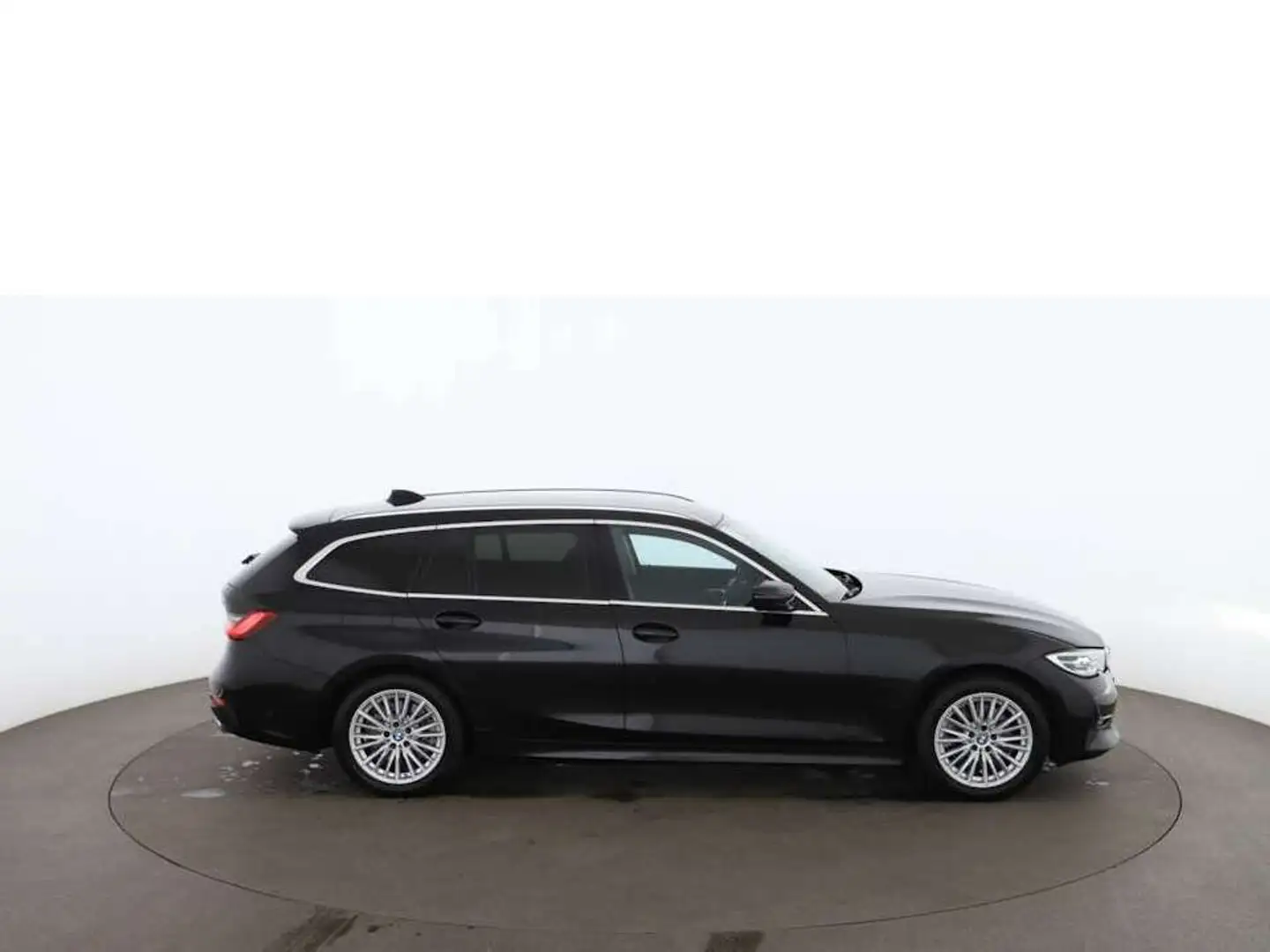BMW 320 e Touring Sport Aut LED AHK NAVI LEDER R-CAM Schwarz - 2
