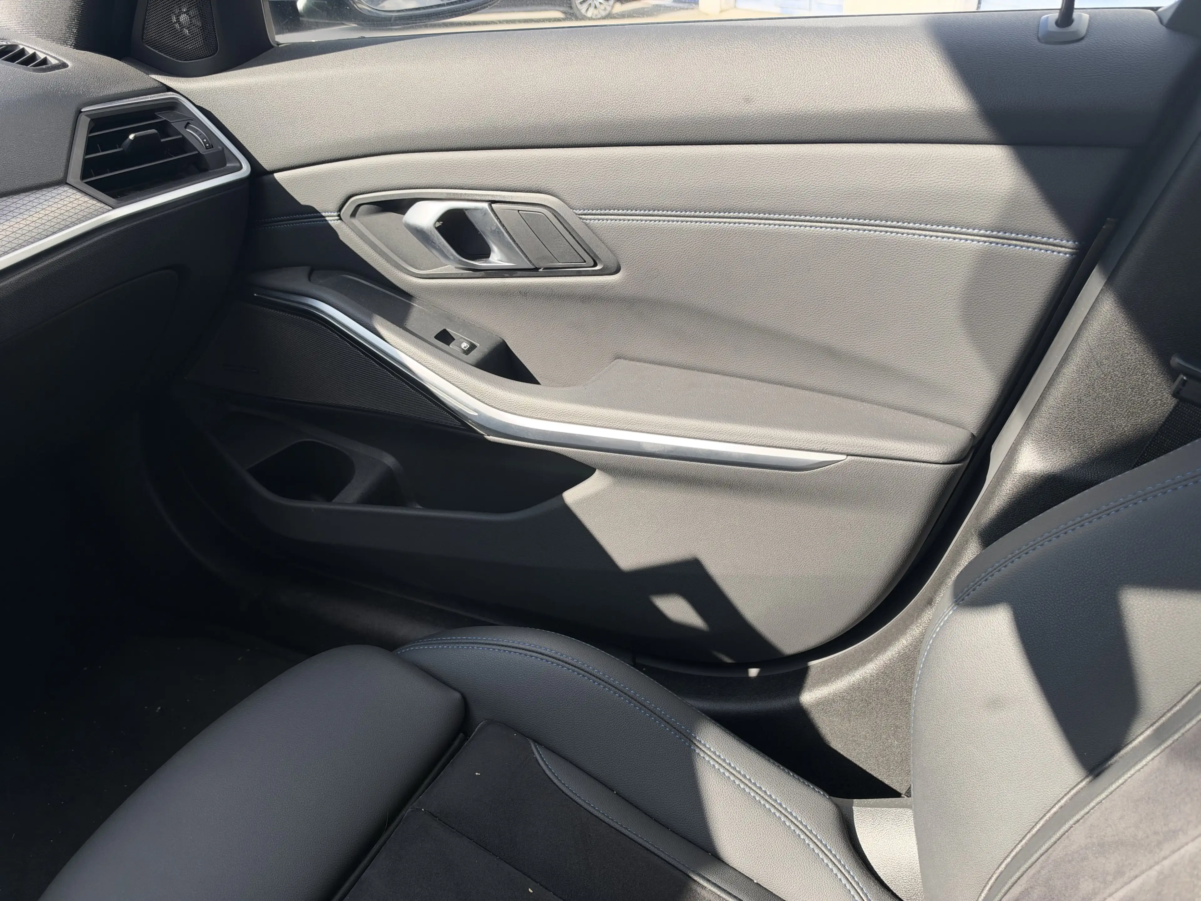BMW 340 M340d xDrive Touring — photo 10
