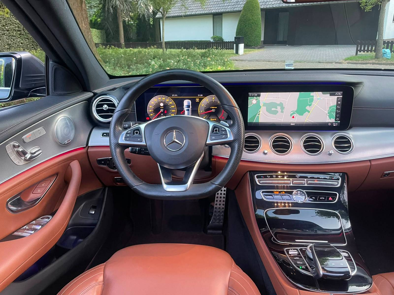 Mercedes-Benz E 250 AMG-PACK Pano*Xenon*HUD*360 C *Verw Z*Lane* Ass*Keyless — photo 11