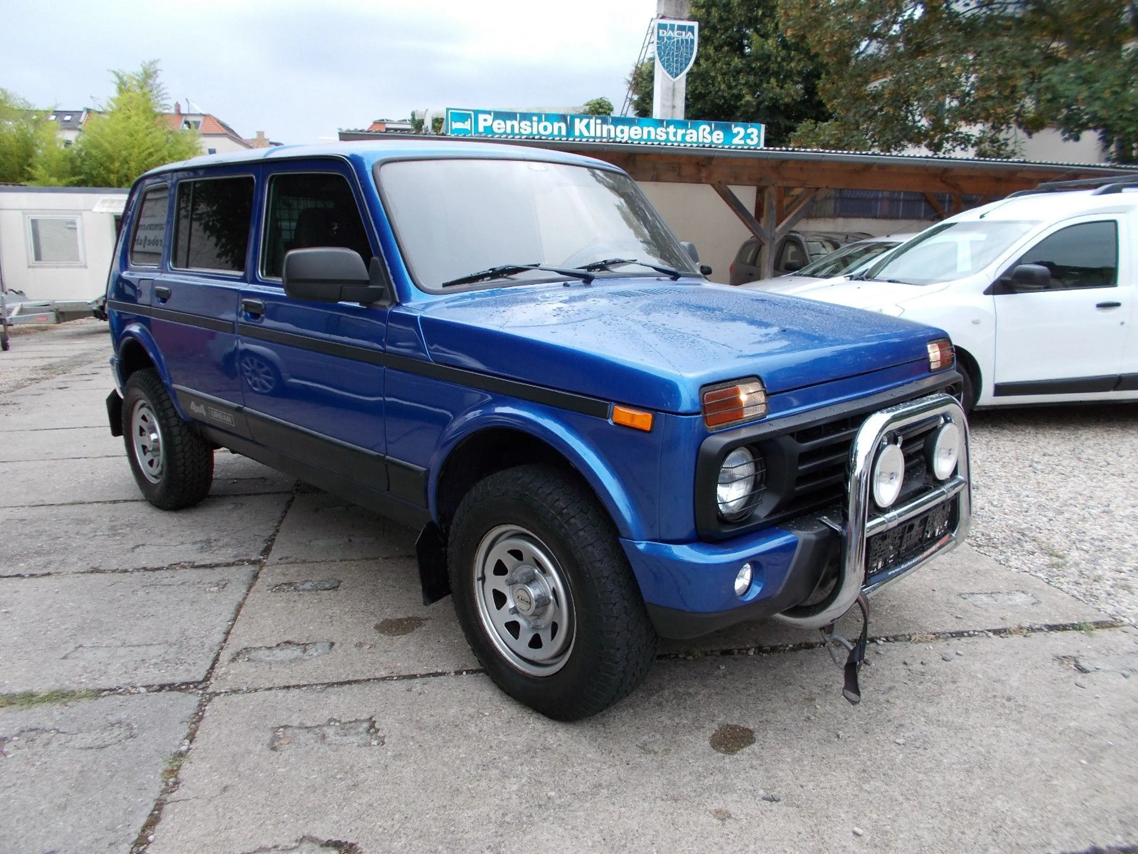 Lada Niva Urban 4x4*KLIMA*AHZV*SV*EU6*1.Hand*5TÜREN — photo 2
