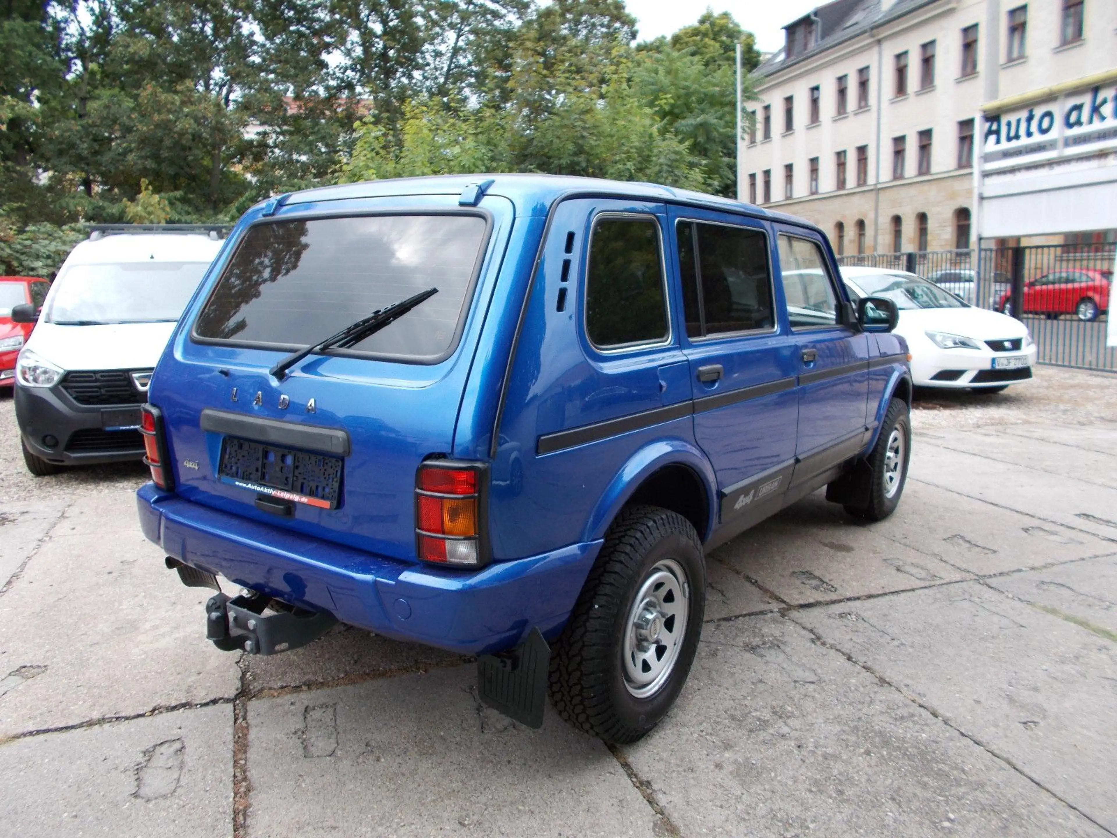 Lada Niva Urban 4x4*KLIMA*AHZV*SV*EU6*1.Hand*5TÜREN — photo 7