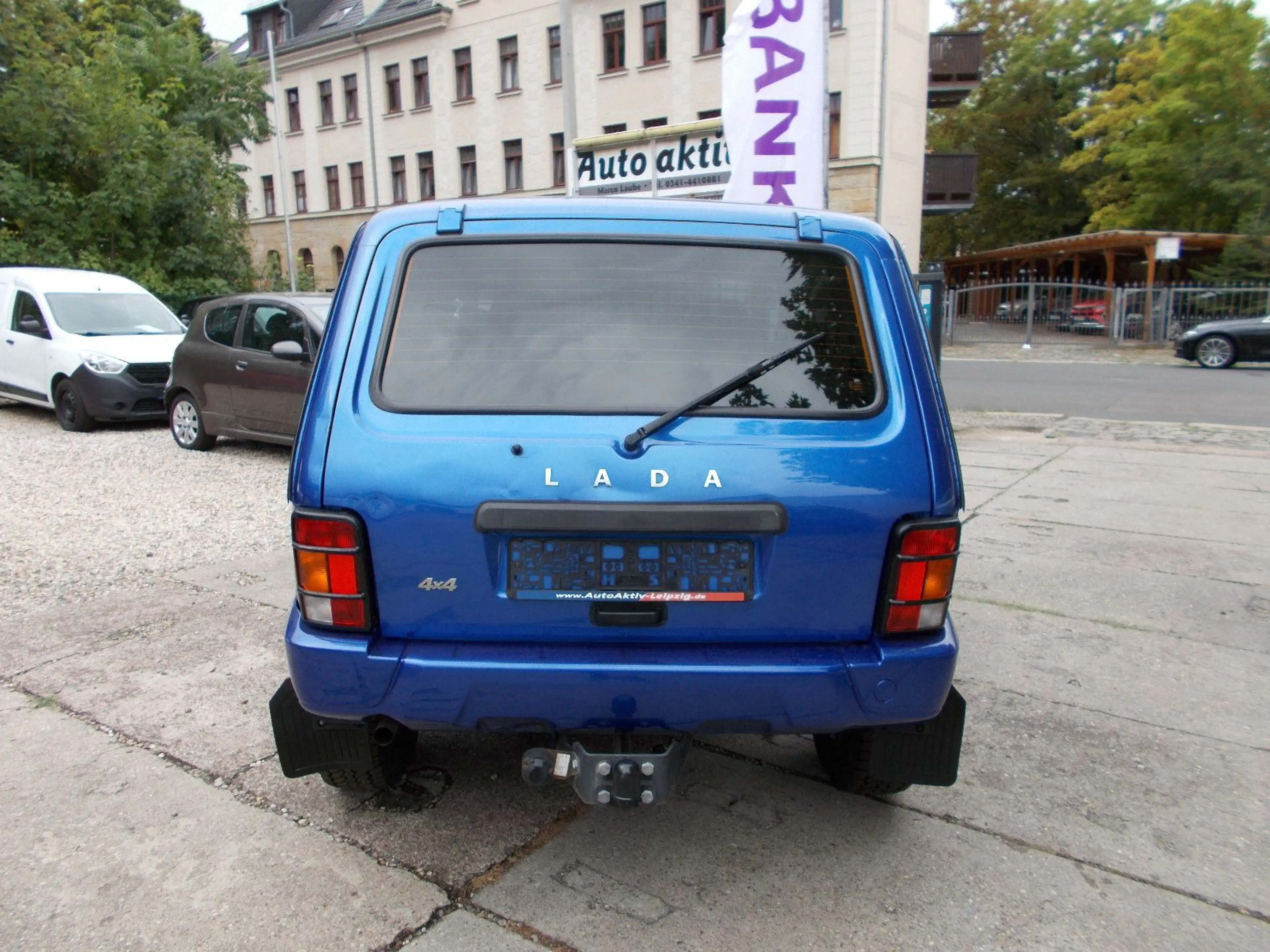 Lada Niva Urban 4x4*KLIMA*AHZV*SV*EU6*1.Hand*5TÜREN — photo 8