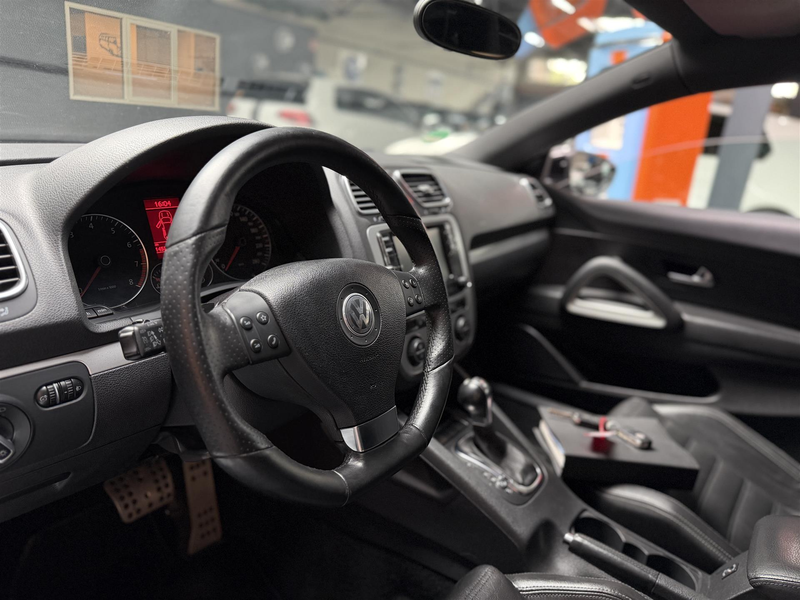 Volkswagen Scirocco 2.0 DSG! Leer! Cruise! Clima! — photo 2