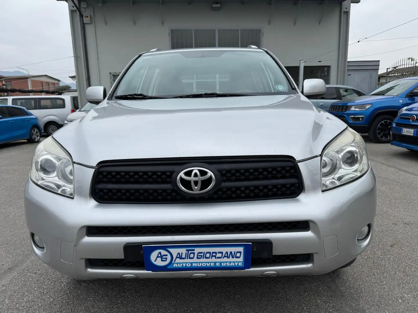 Toyota RAV 4 4x4 136 CV Zilver - 2