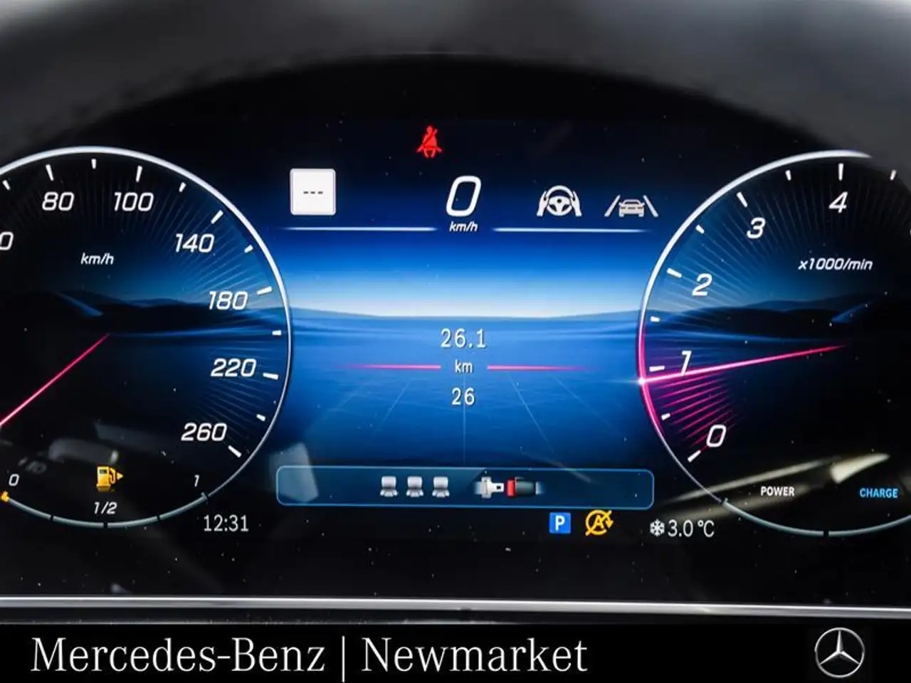 Mercedes-Benz C-Class снимка Mercedes-Benz C-Class