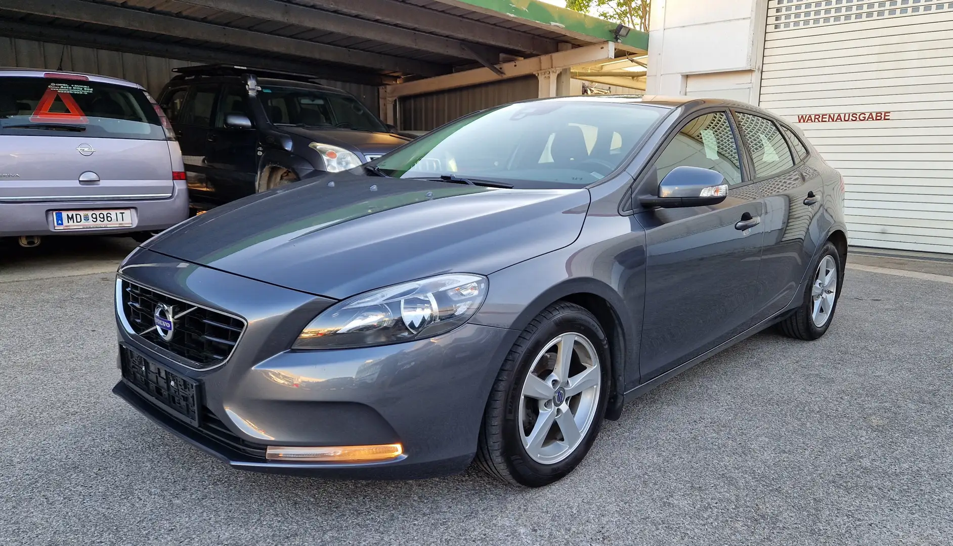 Volvo V40 D2 Kinetic Grigio - 1