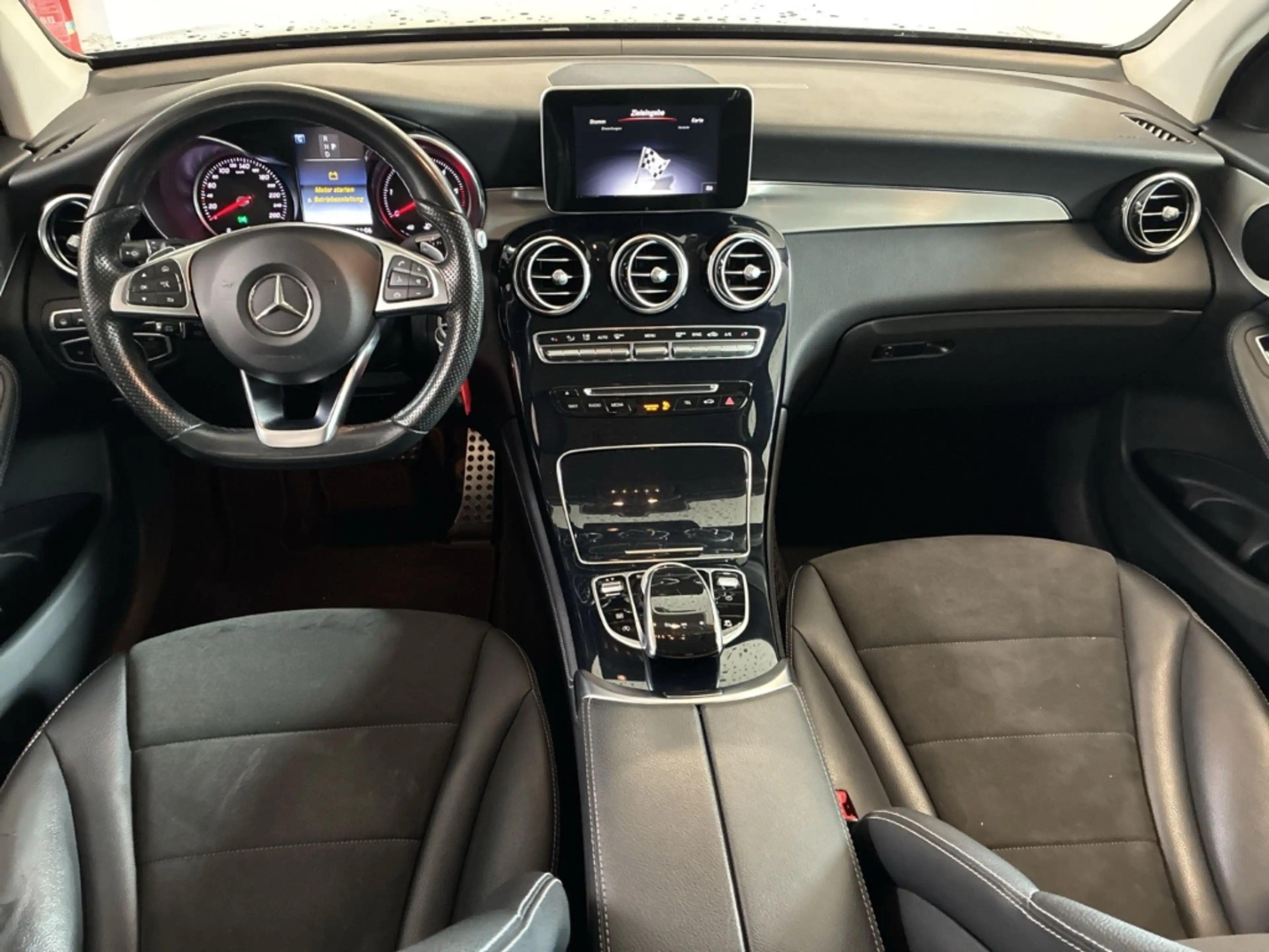 Mercedes-Benz GLC 250 250d 4Matic AMG-Line Bi-LED PDC 360° ACC — photo 7