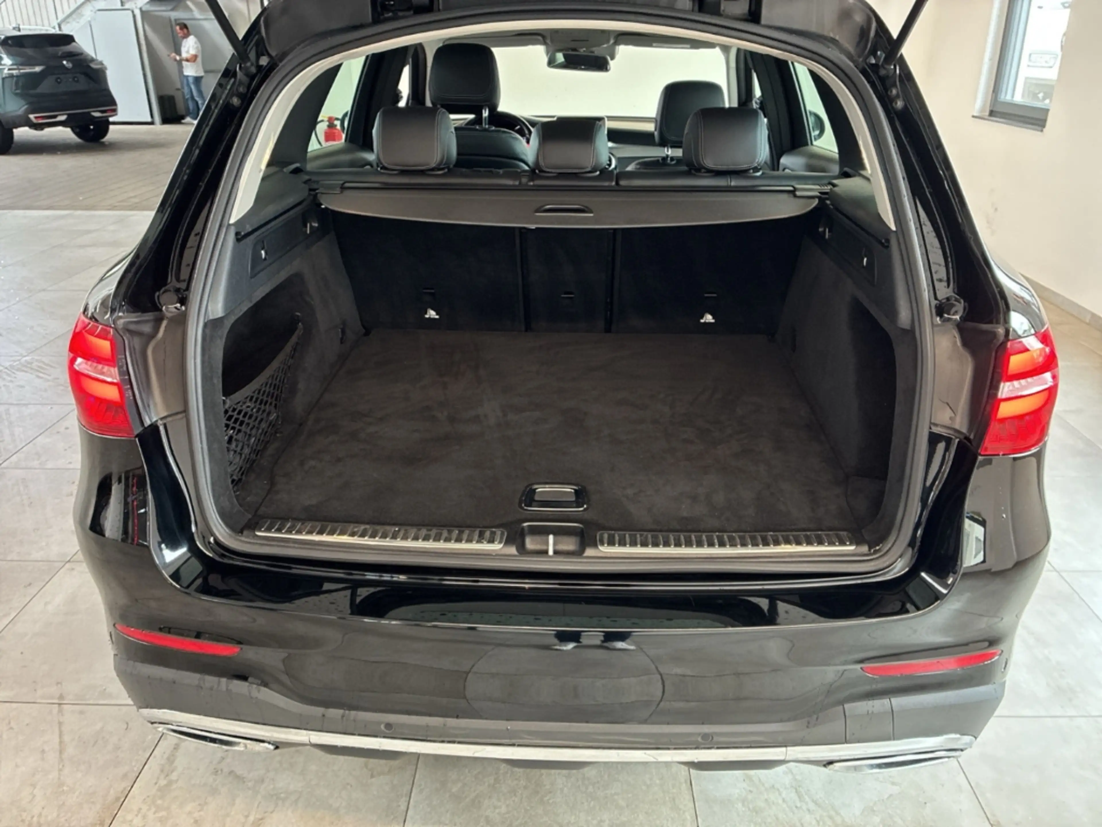 Mercedes-Benz GLC 250 250d 4Matic AMG-Line Bi-LED PDC 360° ACC — photo 6