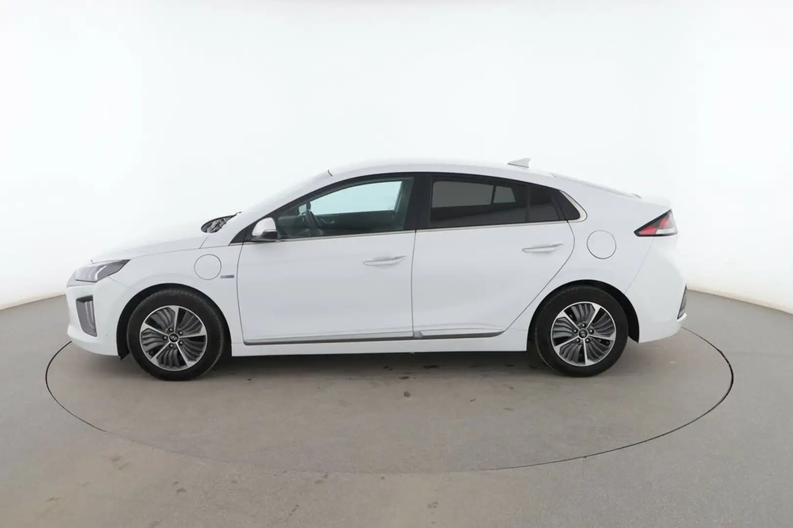 Hyundai IONIQ 1.6 Plug-in Hybrid Tecno Blanco - 2