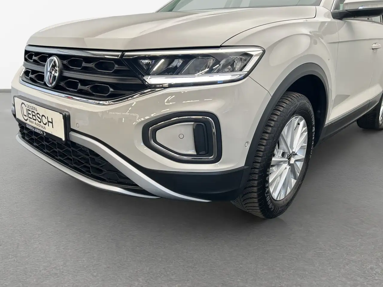 Volkswagen T-Roc T-ROC 1.5 TSI DSG LIFE*LED*AHK*PDC*SHZ*NAVI*KLIM 13