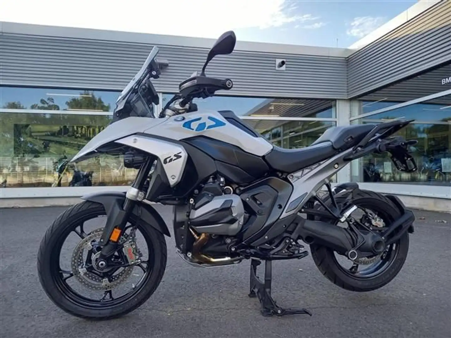 BMW R 1300 GS mit Fahrzeughöhenregelung! Bílá - 1