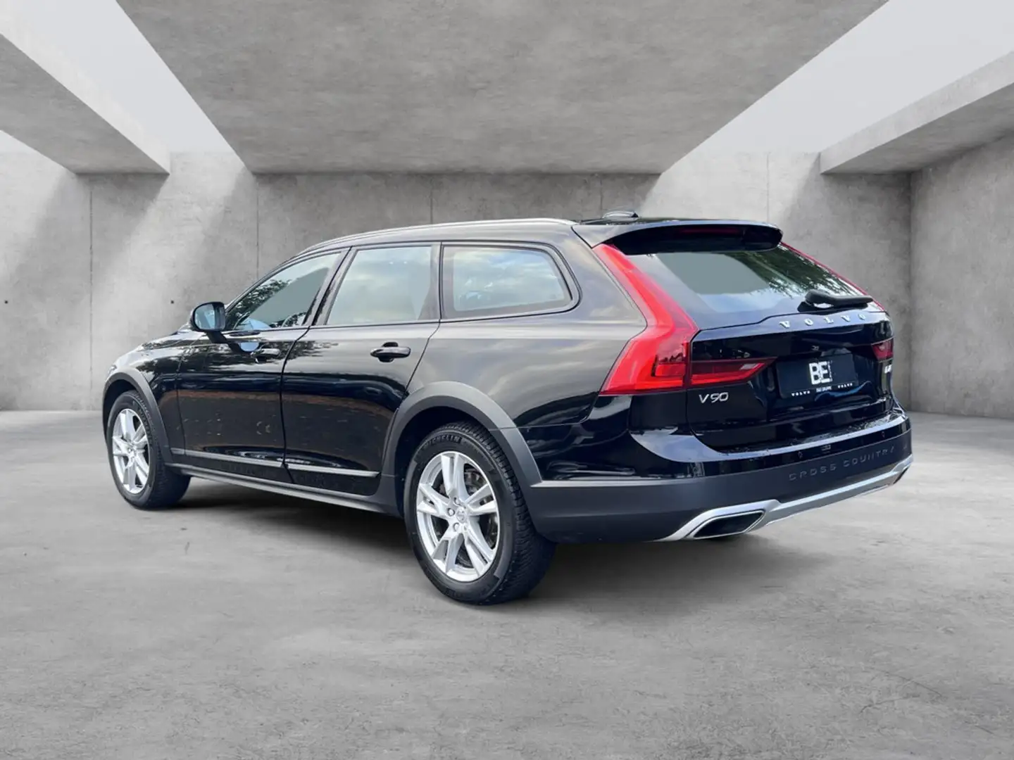 Volvo V90 Cross Country D4 AWD LED SITZHEIZUNG ACC Schwarz - 2