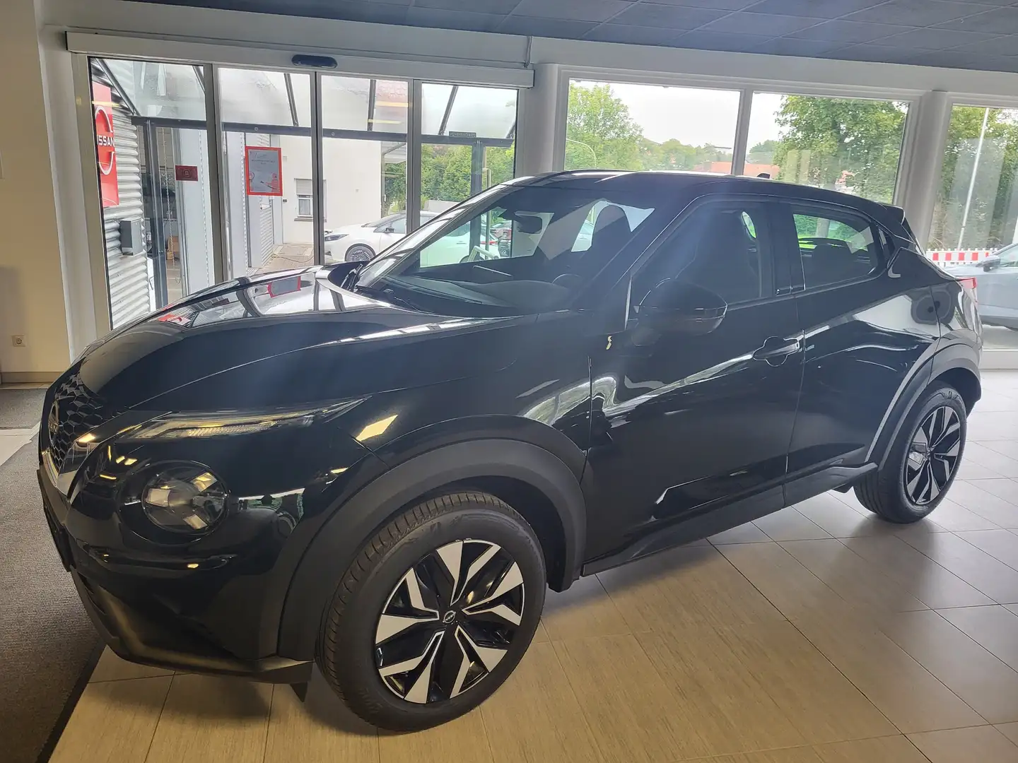 Nissan Juke 1.0 DIG-T Acenta AUTOMATIK NAVI Schwarz - 2