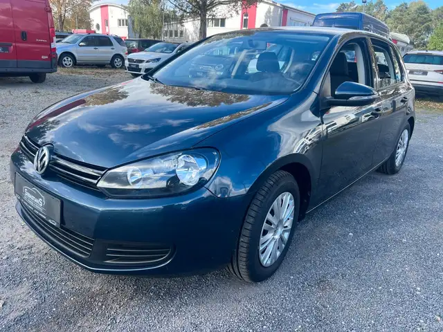 Volkswagen Golf view 3