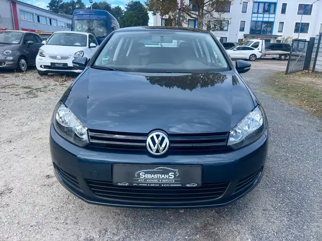 Volkswagen Golf view 2