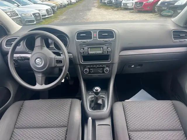 Volkswagen Golf view 9