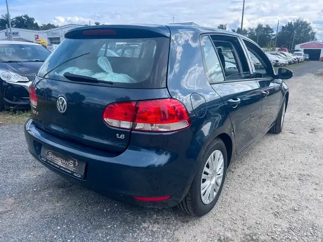 Volkswagen Golf view 4