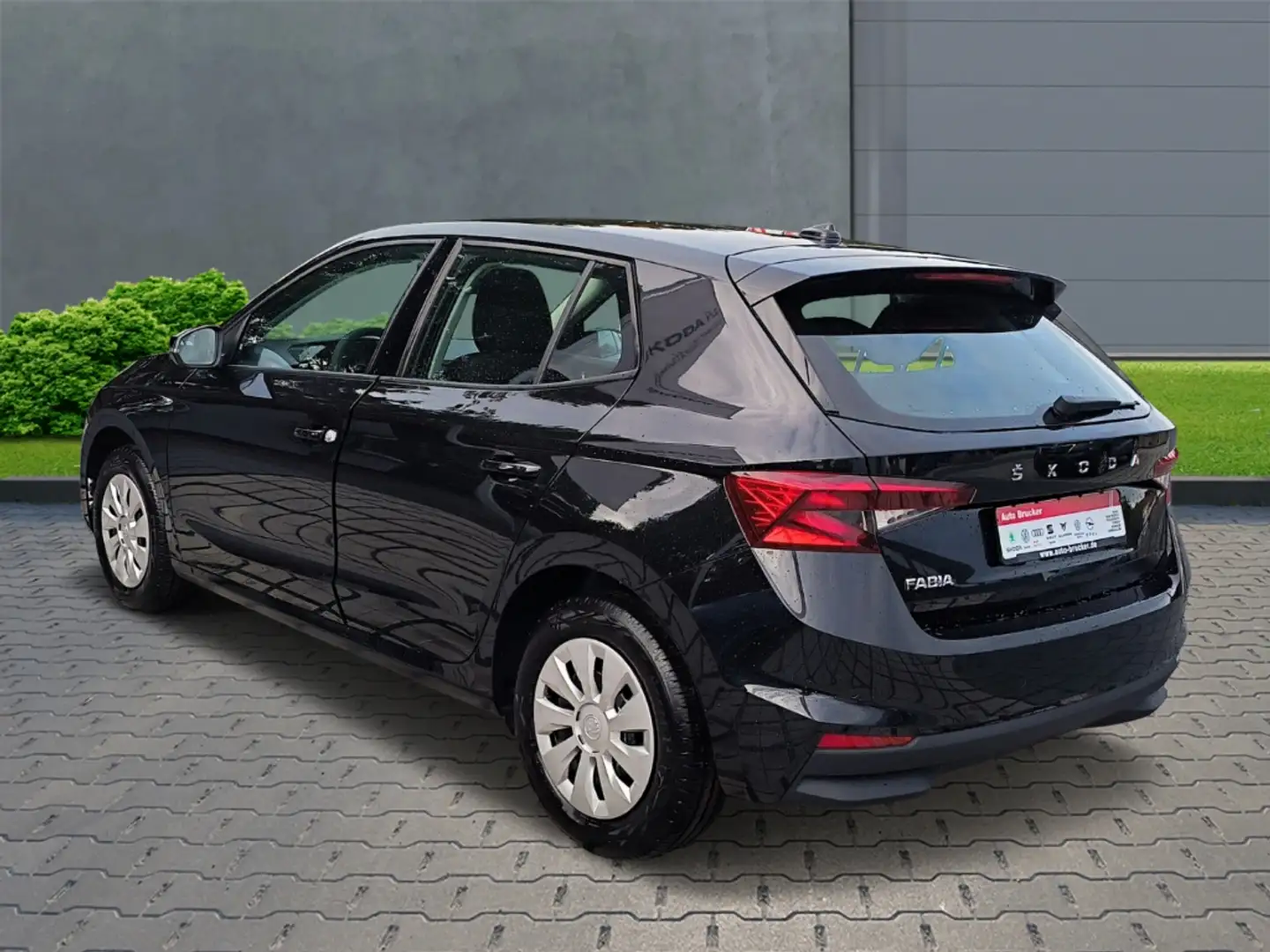 Skoda Fabia Active 1.0 MPI FSE LED Klimaanlage PDC SHZ Schwarz - 2
