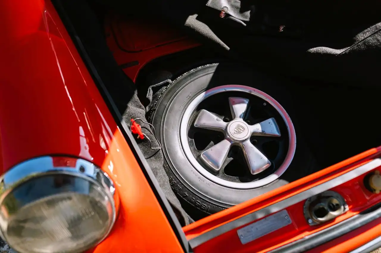 Porsche 911 2.2 S Coupé (oppure Targa, a seconda della carrozzeria), foto 4