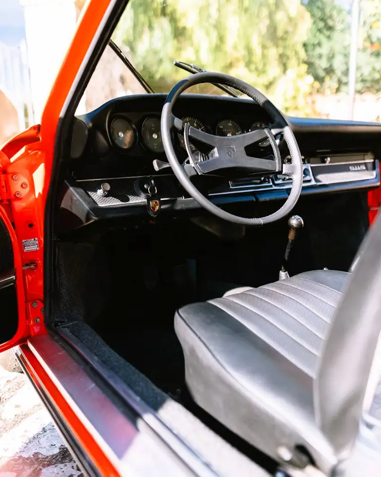 Porsche 911 2.2 S Coupé (oppure Targa, a seconda della carrozzeria), foto 9