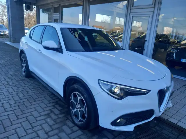 Alfa Romeo Stelvio 2.2 t Business Q4 190cv AT8