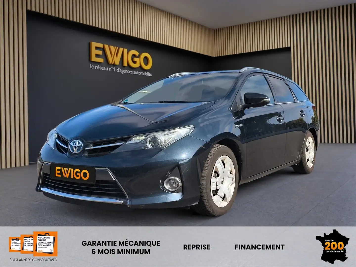 Toyota Auris TOURING SPORTS 1.8 HYBRIDE 136H DESIGN - 1