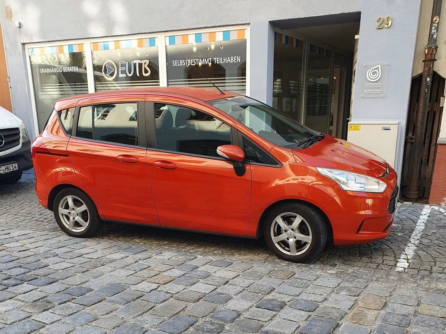 Ford B-Max 1.6 TDCi SYNC Edition Rot - 1