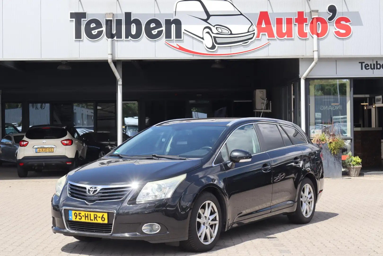 Toyota Avensis Wagon 2.0 VVTi Executive Business Navigatie, Panor Zwart - 1