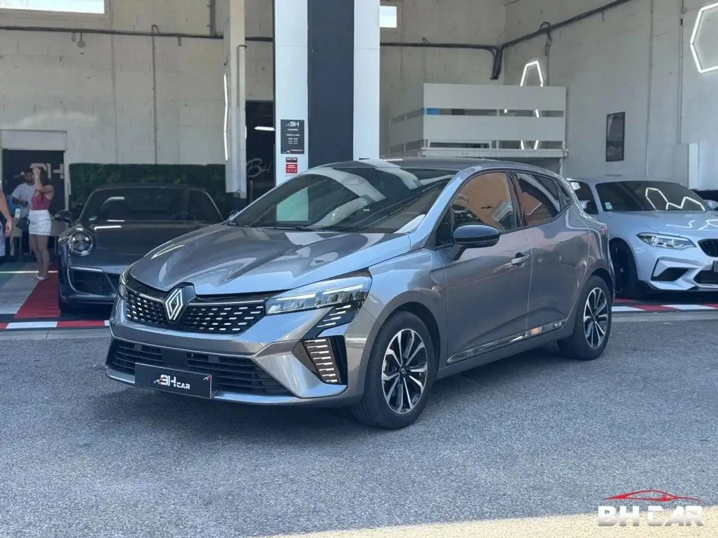 Renault Clio 1.6 E-TECH 145H 95 HYBRID FULL-HYBRID 1.2KWH TECHNO BVA Gris - 1