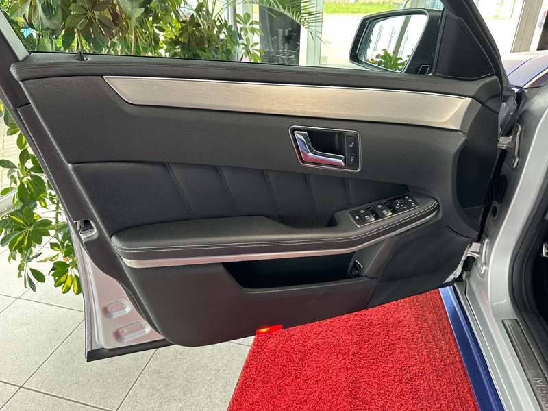 Mercedes-Benz E 250 E T-Modell E 250 CDI AMG Leder — photo 10