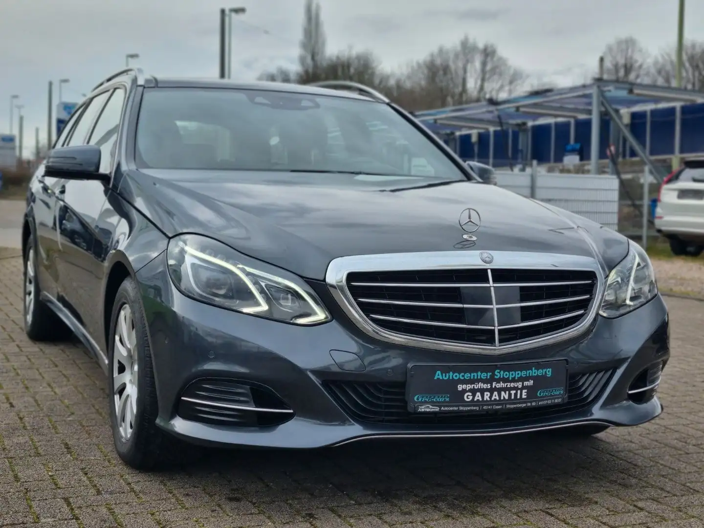 Mercedes-Benz E 350 CGI BlueEfficiency/Pano/Navi/LEDs/Garantie Gris - 1