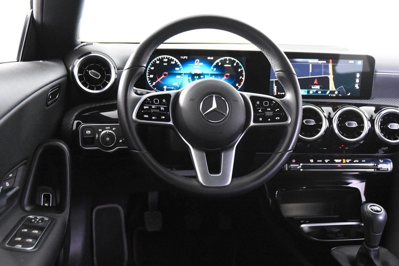 Mercedes-Benz CLA 180 *1.Hand*Navi*SHZ*Kamera* — photo 9