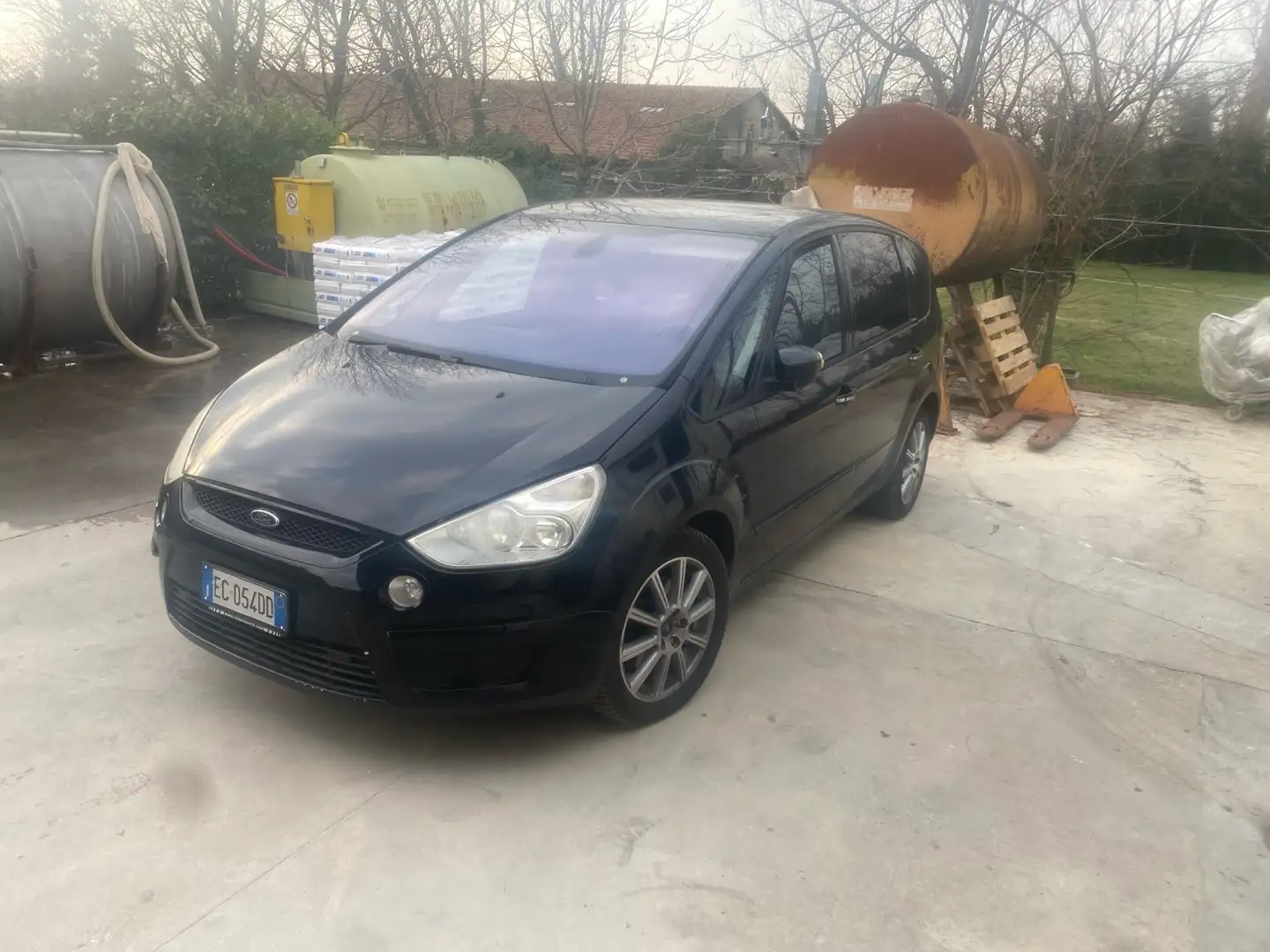 Ford S-Max 2.0 tdci Titanium dpf Negru - 1