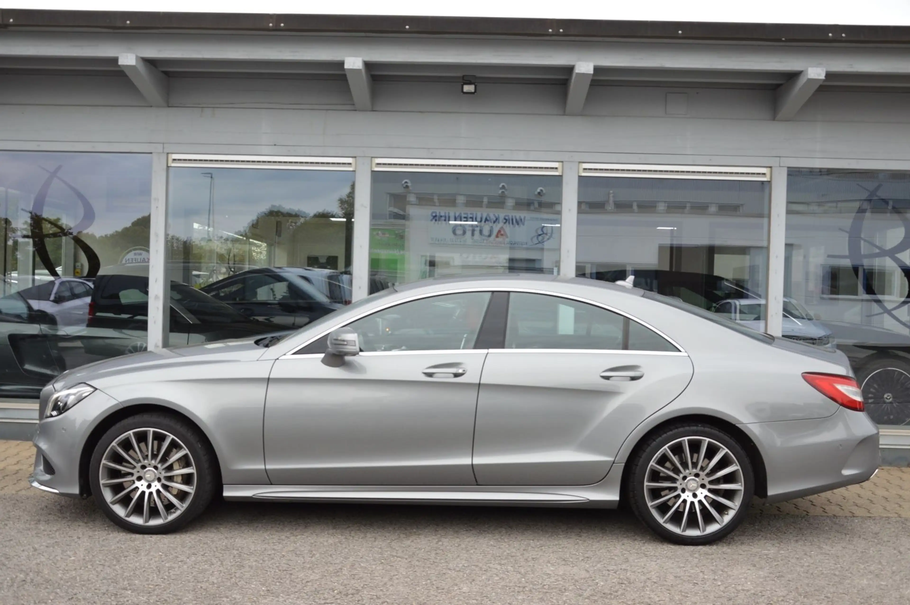 Mercedes-Benz CLS 500 4Matic *AMG*SITZKLIMA*DISTRONIC*BURMEST — photo 2