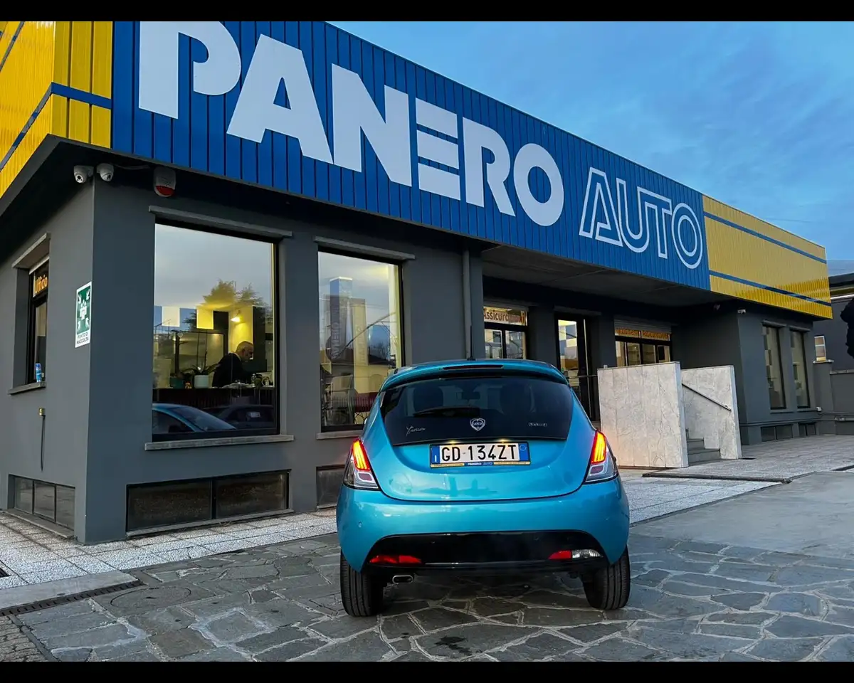 Lancia Ypsilon 2021 — фото 8