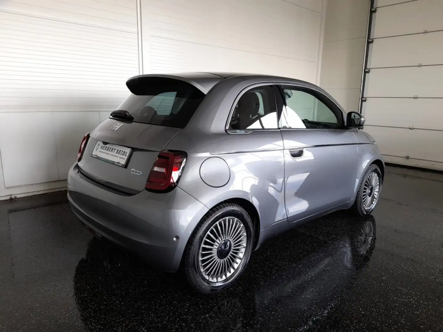 Fiat 500 e 42 kWh Aut *LED + FLA / STANDHZG / KAMERA / TEMPOMAT / KLIMAAUT. / SHZG / VZ-ERKENNUNG* Grau - 2